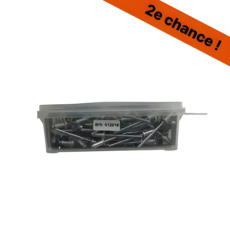 Box mit 96 Nieten