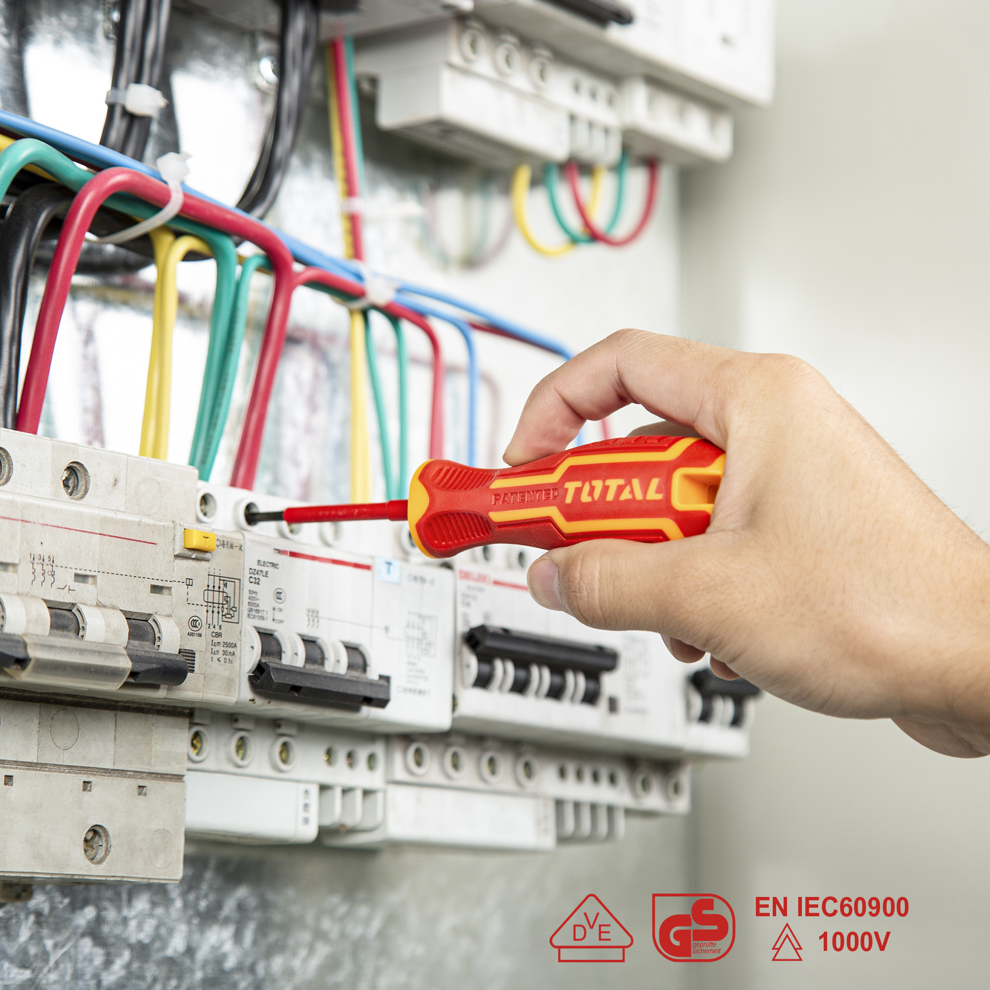 Juego de 6 destornilladores aislados THTIS566 | Cromo-vanadio (Cr-V)